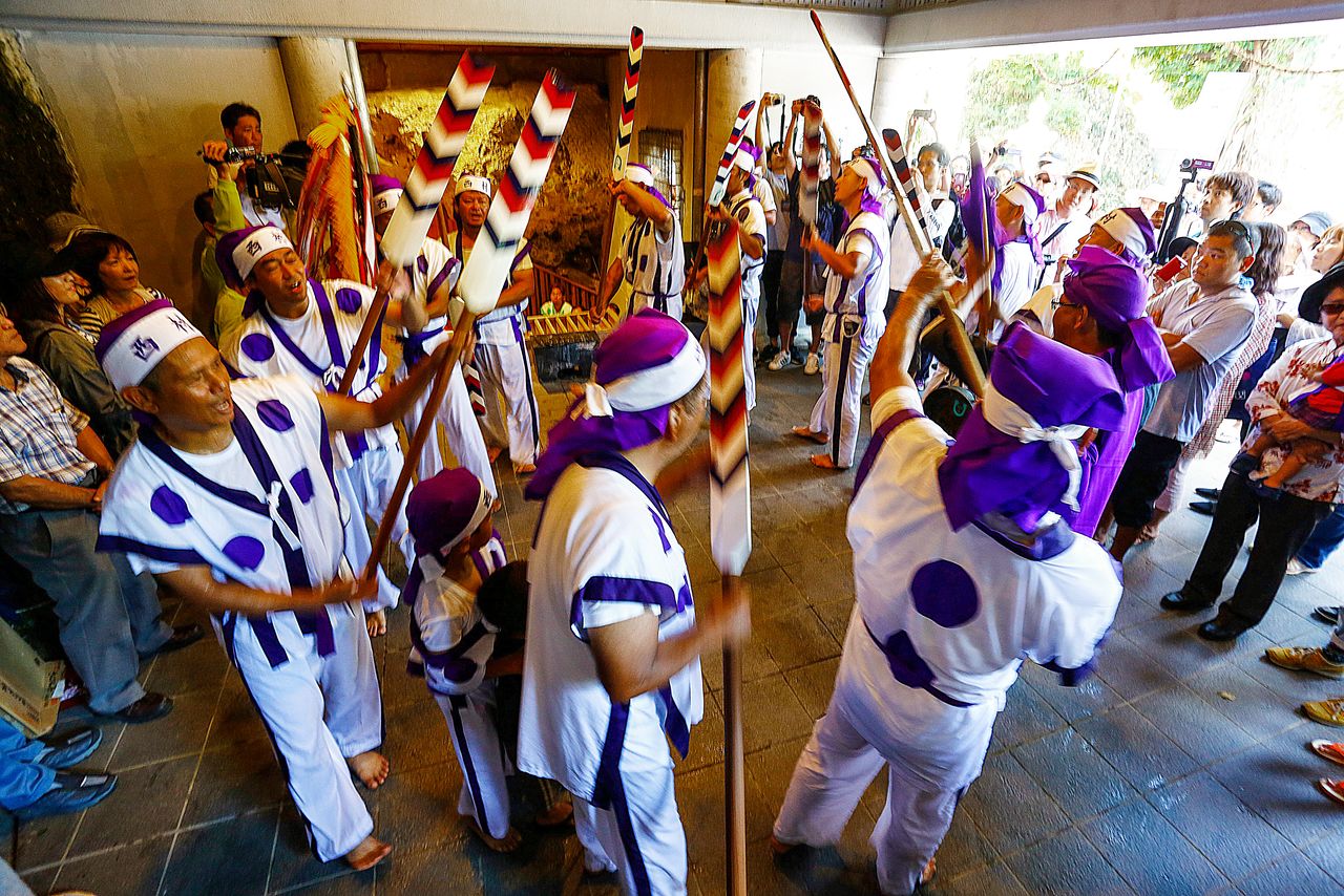 hat-va-nhay-voi-mai-cheo-gio-cao